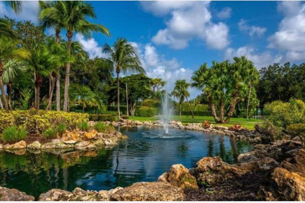 Naples Dream At Wtc With Heated Pool Spa Sauna 7 Bicycles And 3 Mls To Beach Exteriör bild